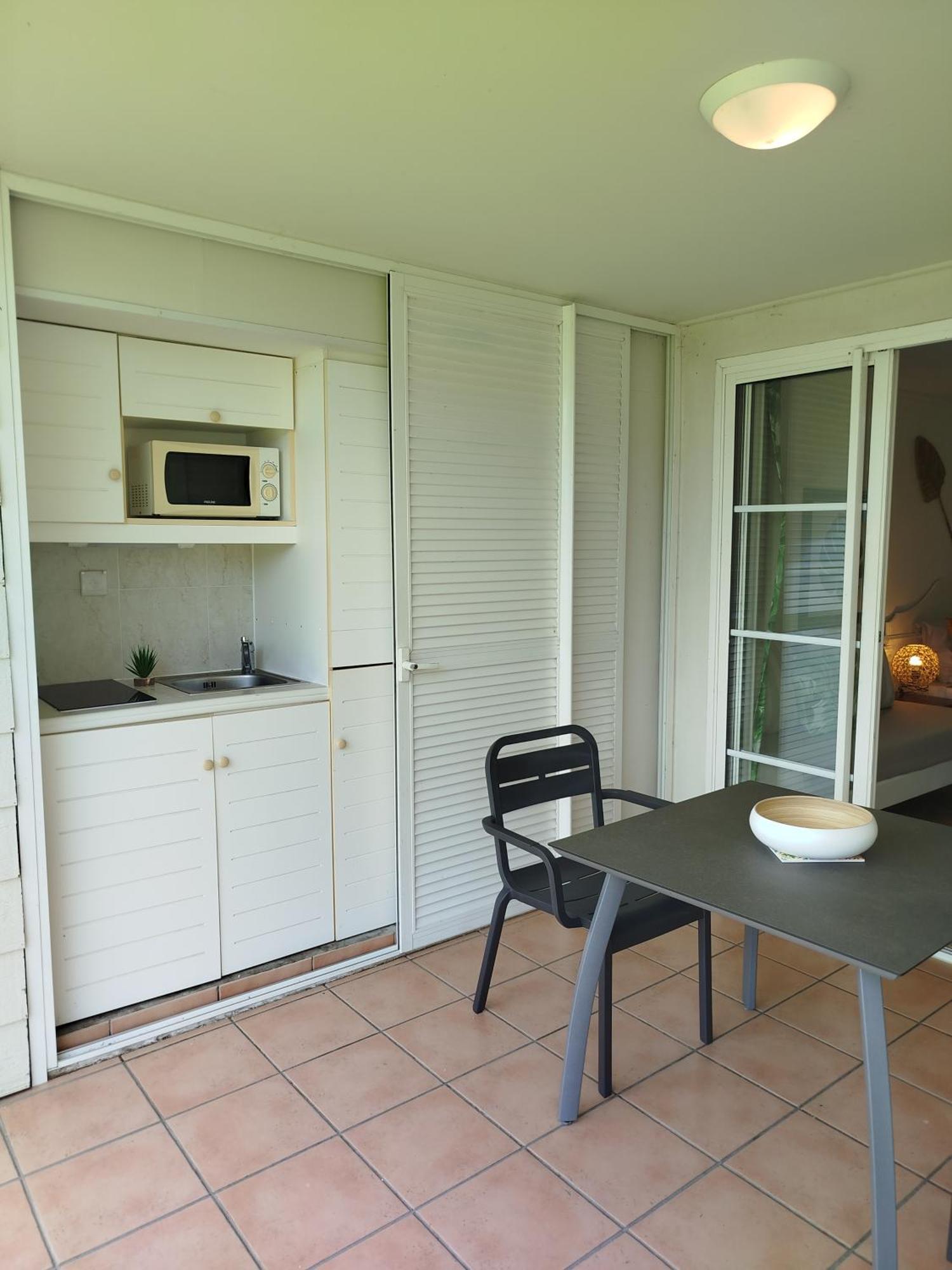 Bambou Suite Vue Mer A 50 M De La Plage Et De La Piscine Сен-Лу Екстериор снимка