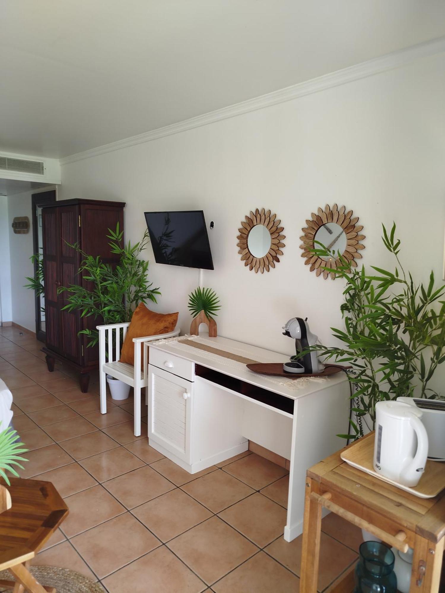 Bambou Suite Vue Mer A 50 M De La Plage Et De La Piscine Сен-Лу Екстериор снимка