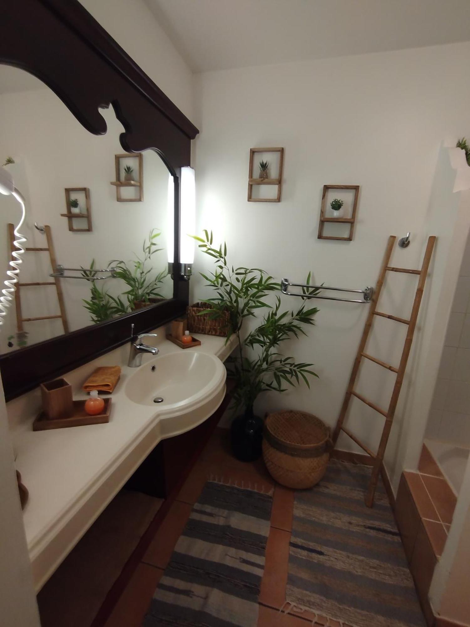 Bambou Suite Vue Mer A 50 M De La Plage Et De La Piscine Сен-Лу Екстериор снимка